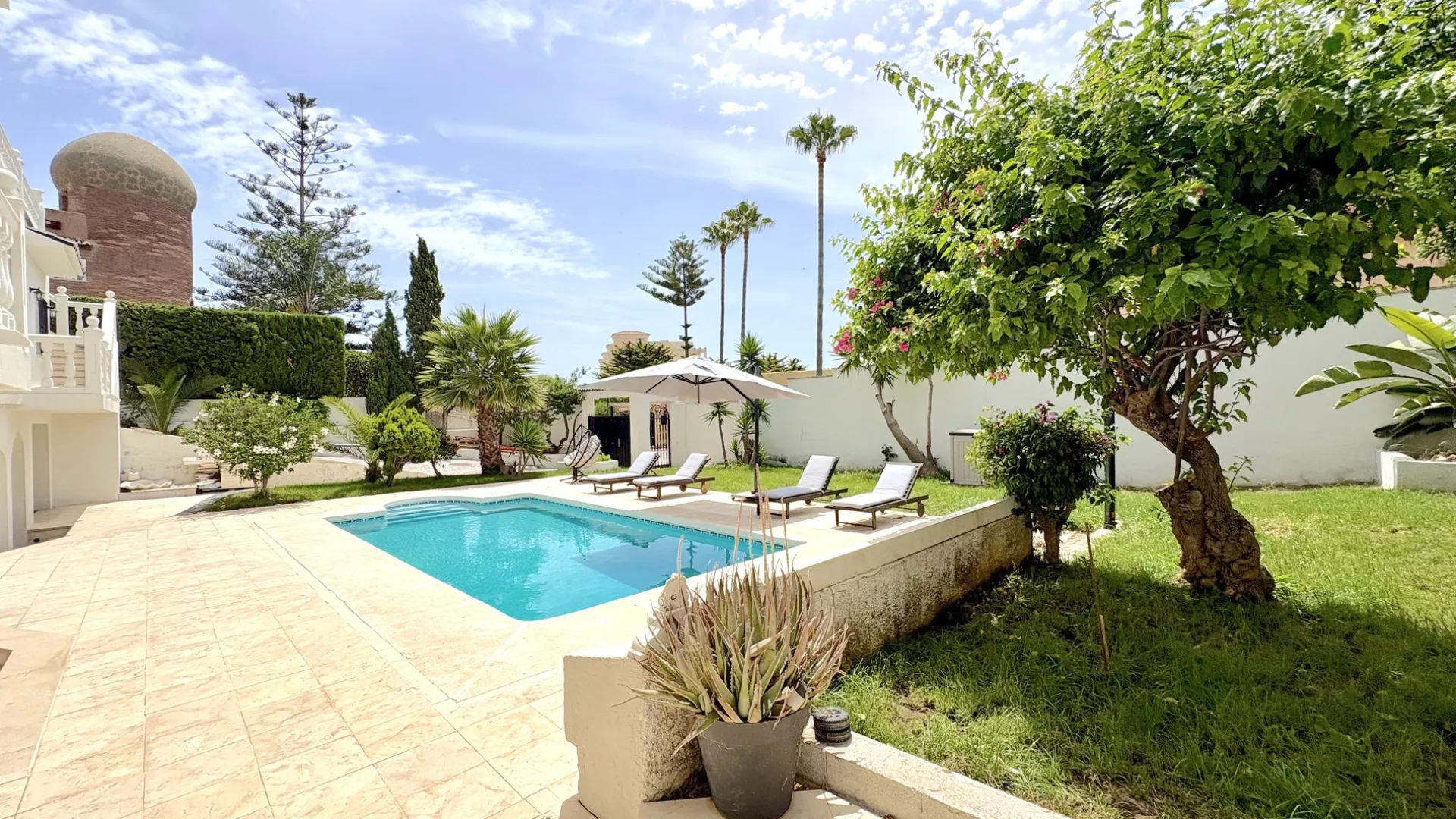 Buy house in El Faro de Calaburras with 7 bedrooms