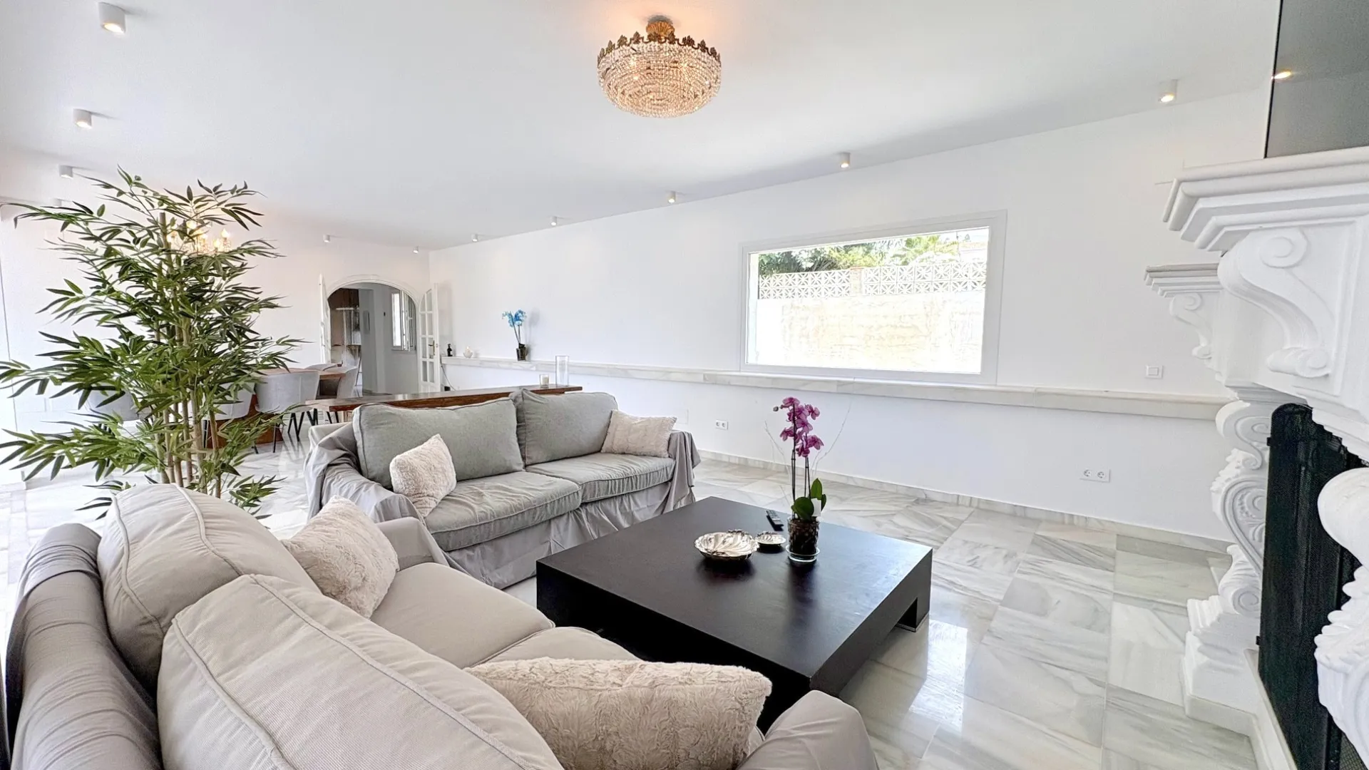 Buy house in El Faro de Calaburras with 7 bedrooms