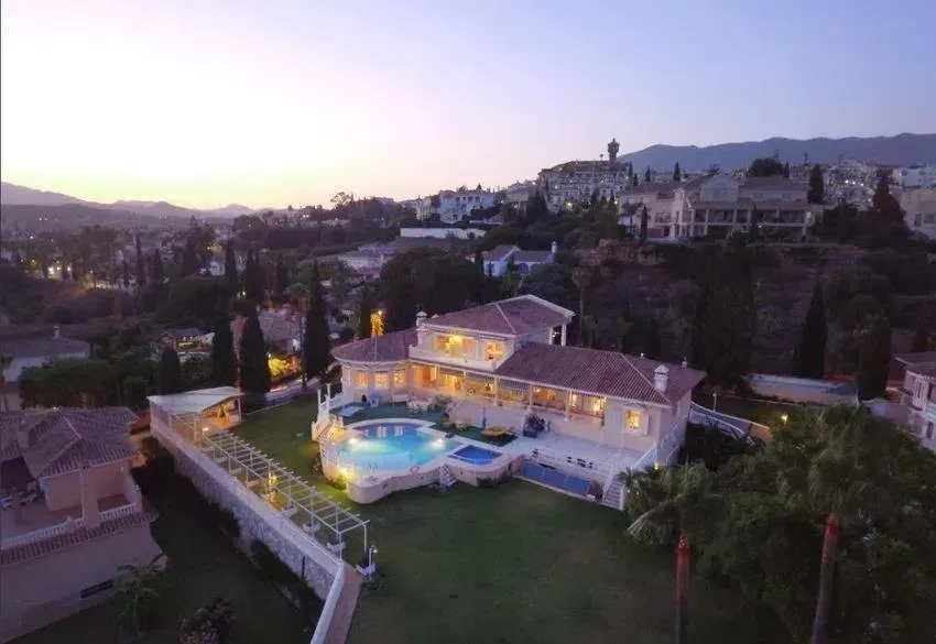 For sale house in Mijas Golf with 10 bedrooms
