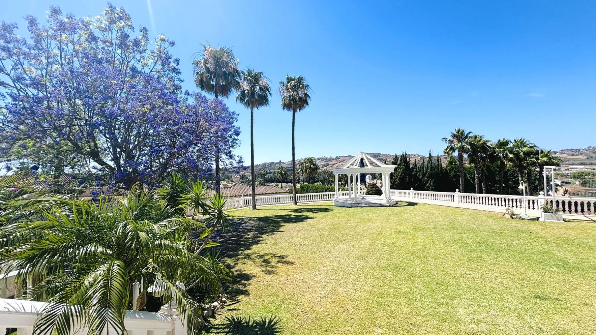 For sale house in Mijas Golf with 10 bedrooms
