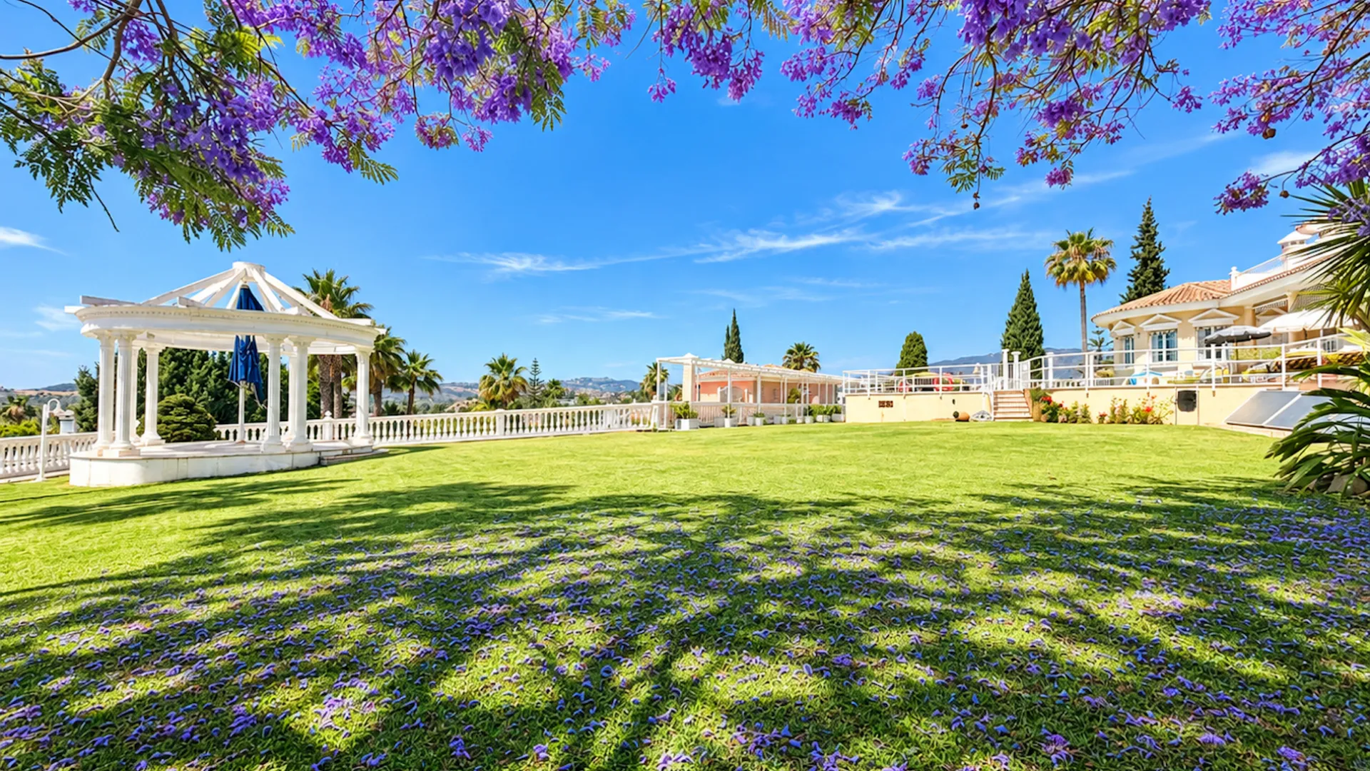 For sale house in Mijas Golf with 10 bedrooms