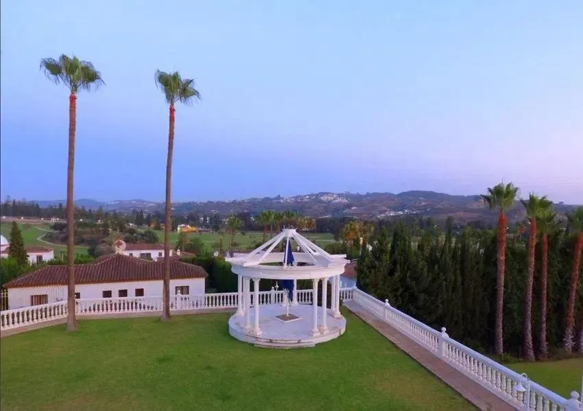 For sale house in Mijas Golf with 10 bedrooms