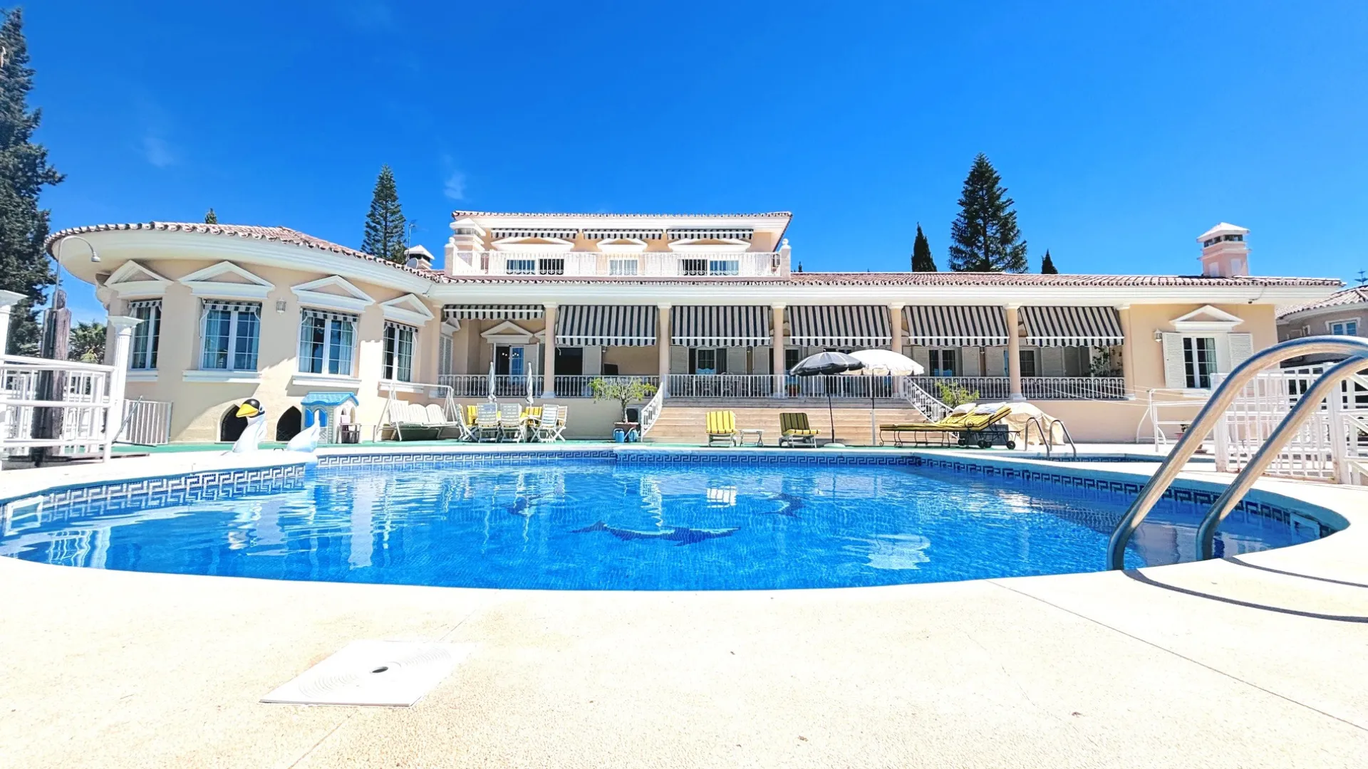 For sale house in Mijas Golf with 10 bedrooms