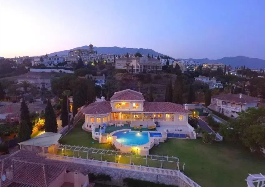 For sale house in Mijas Golf with 10 bedrooms