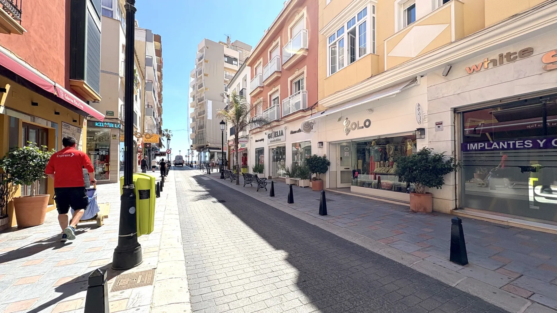 Buy apartment in Fuengirola Centro with 3 bedrooms