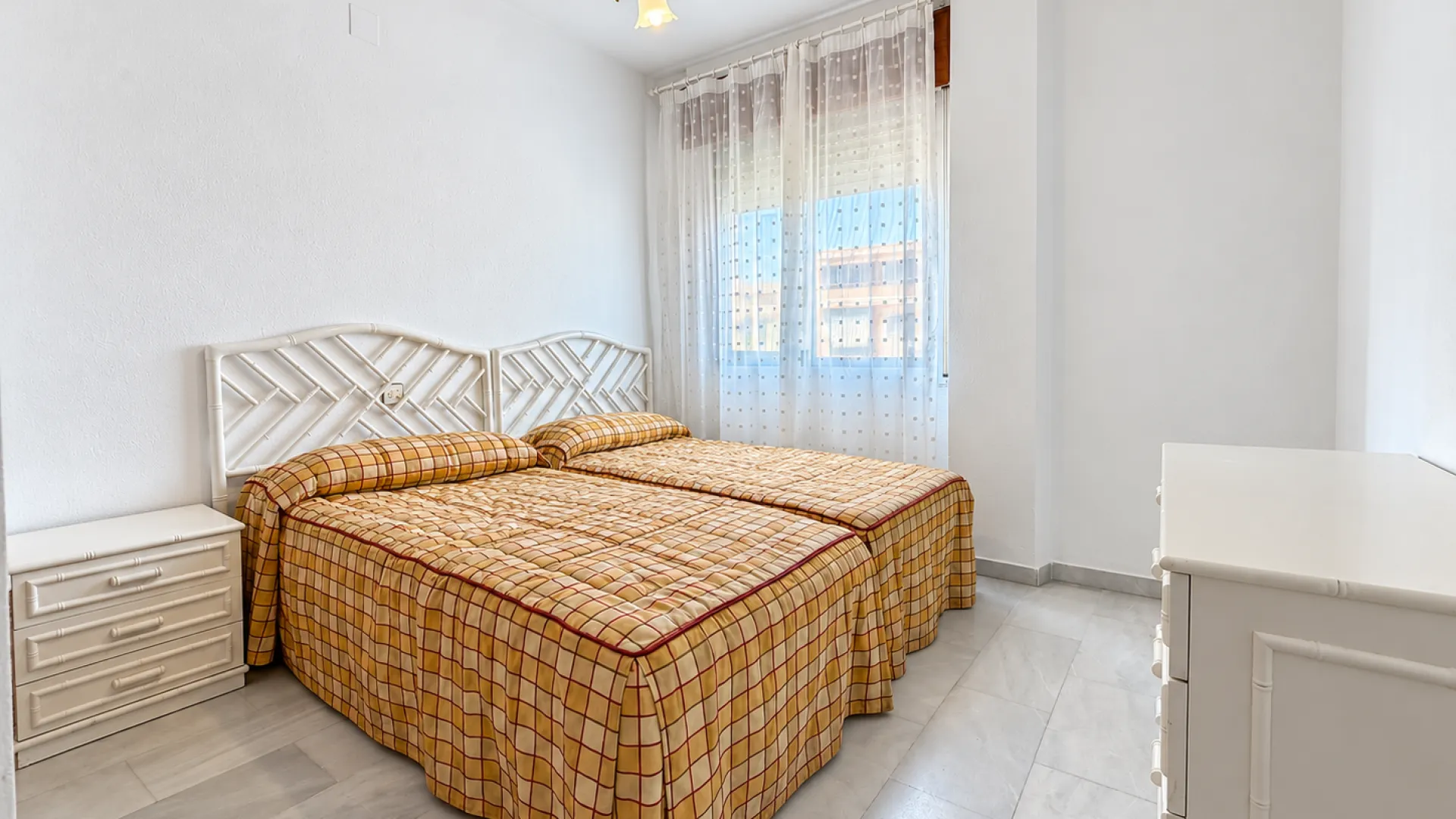 Buy apartment in Fuengirola Centro with 3 bedrooms
