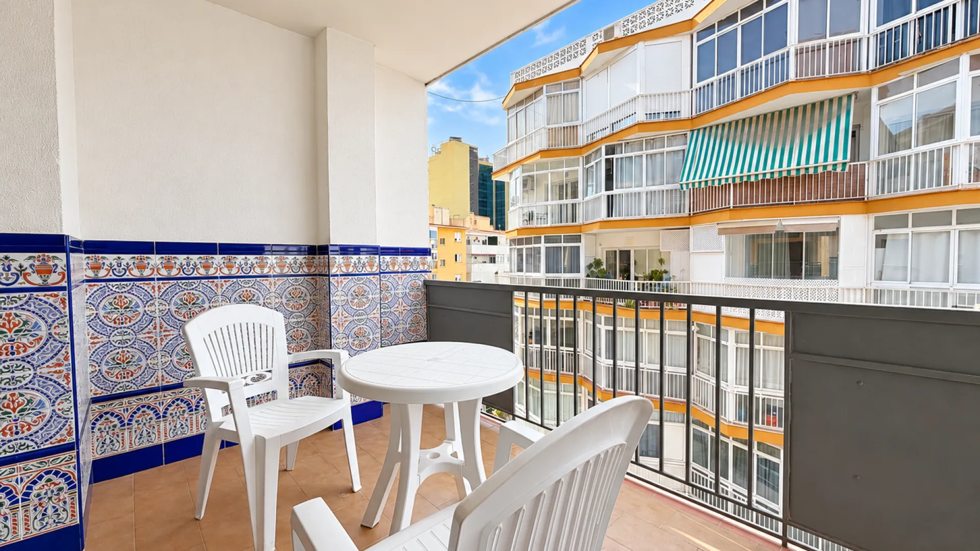 Buy apartment in Fuengirola Centro with 3 bedrooms