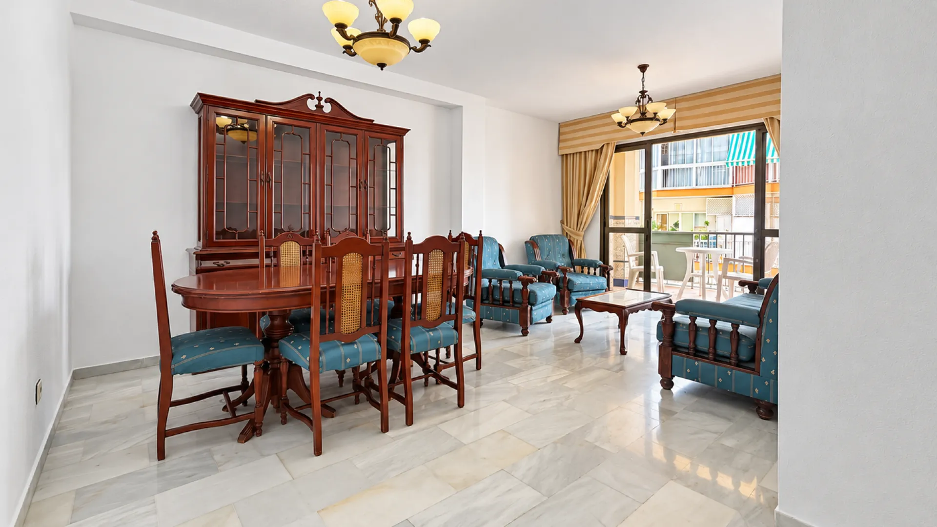 Buy apartment in Fuengirola Centro with 3 bedrooms