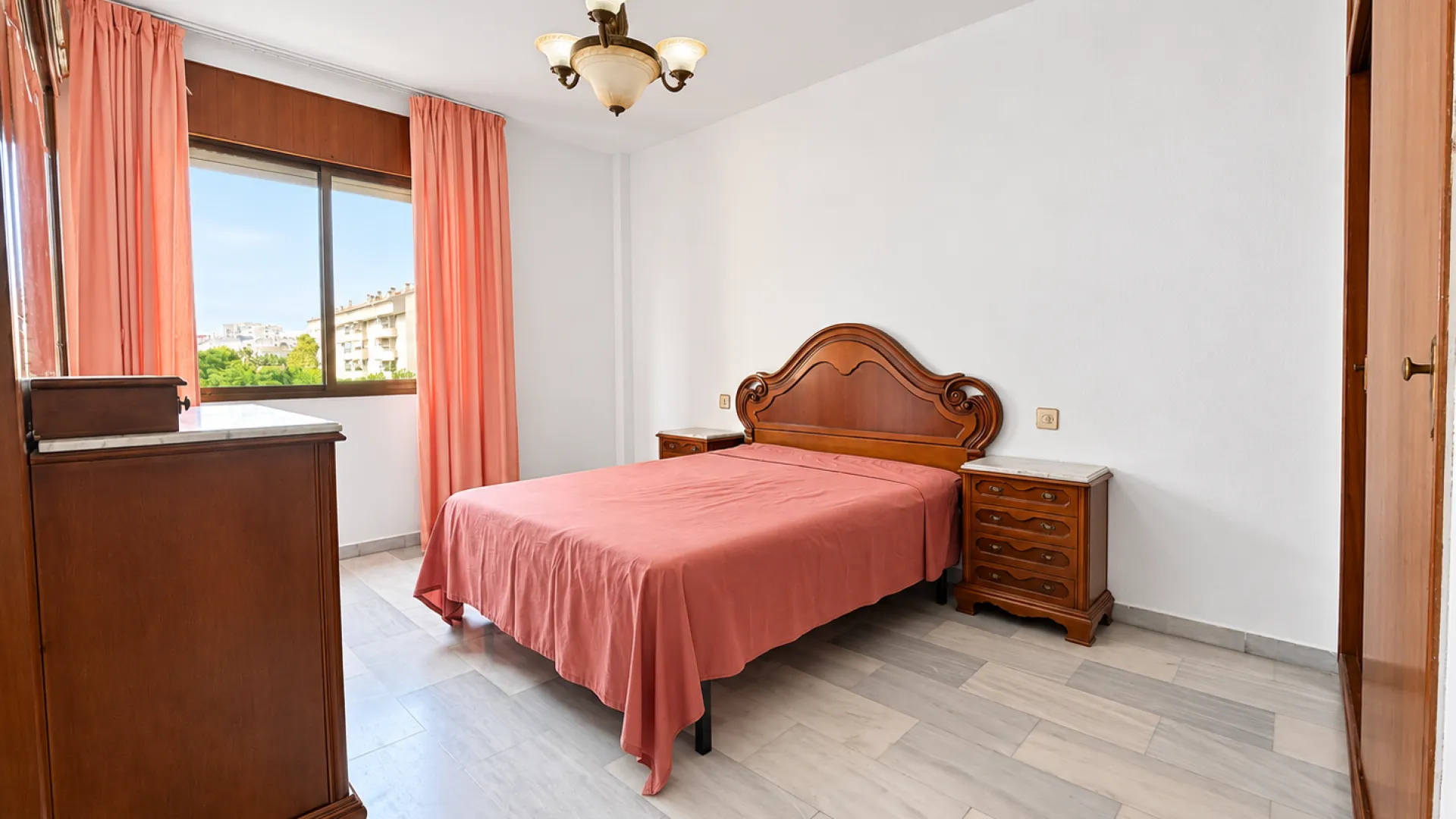 Buy apartment in Fuengirola Centro with 3 bedrooms