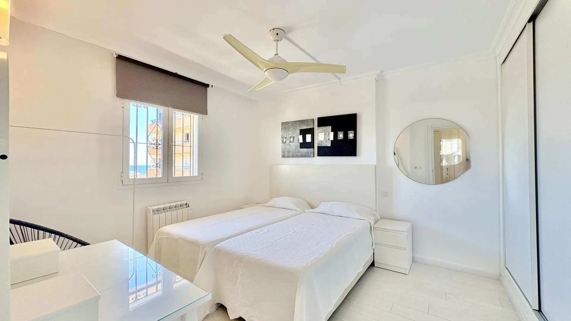 For sale Calahonda apartment with 2 bedrooms