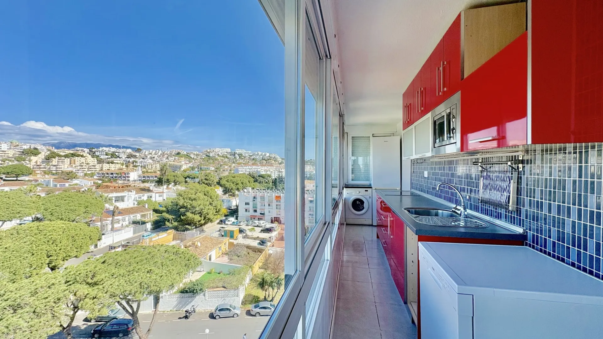 For sale Calahonda apartment with 2 bedrooms