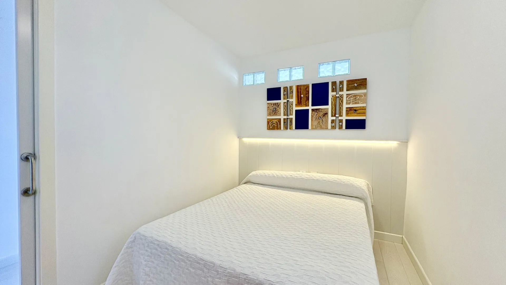 For sale Calahonda apartment with 2 bedrooms