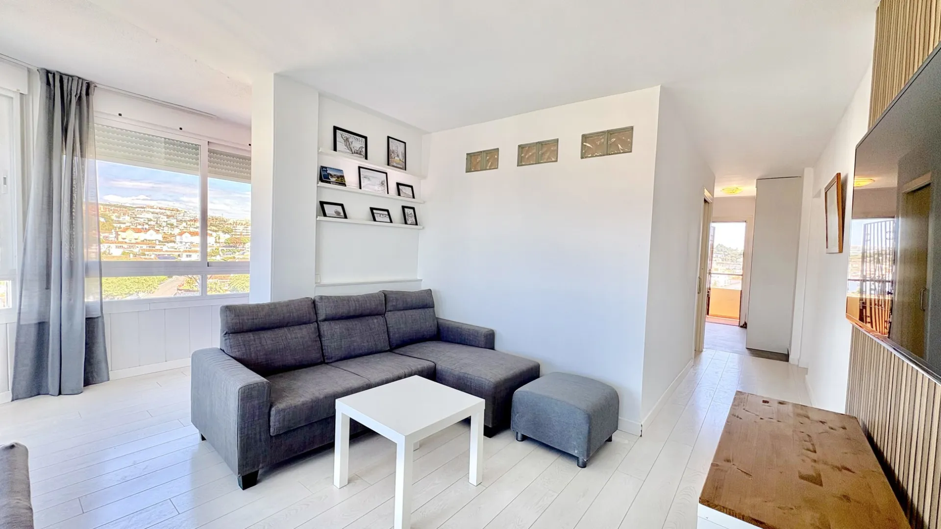 For sale Calahonda apartment with 2 bedrooms