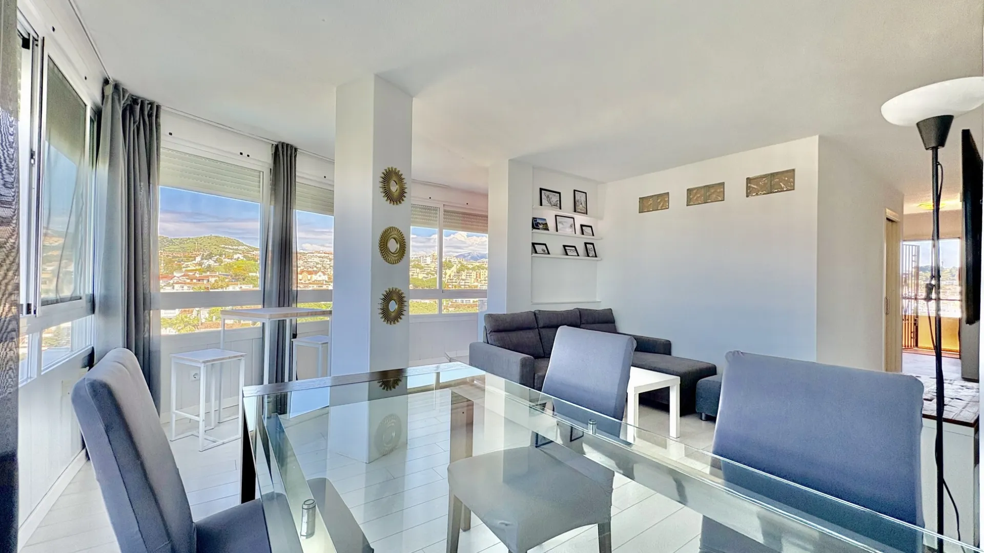 For sale Calahonda apartment with 2 bedrooms