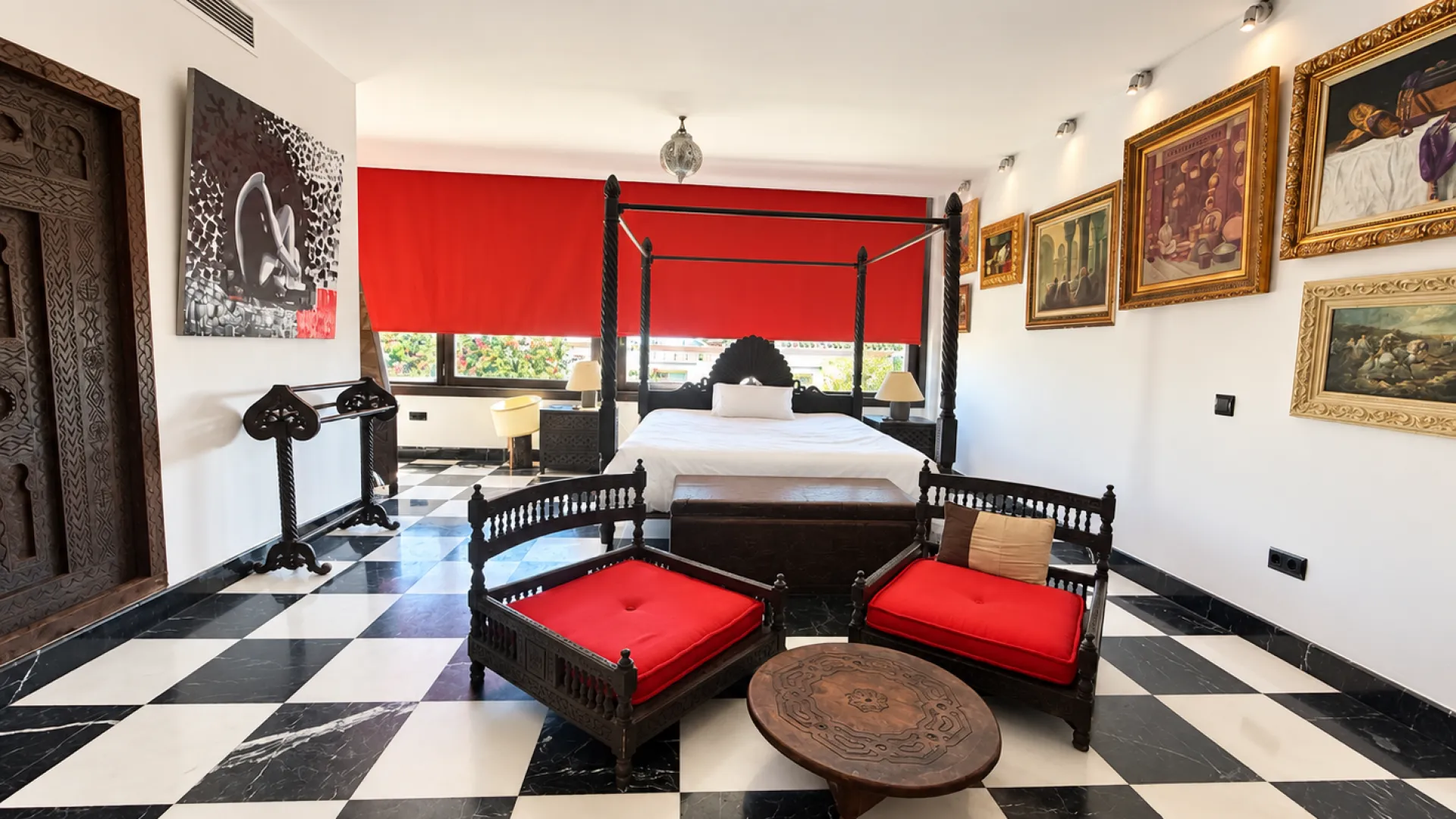 For sale house with 3 bedrooms in Estepona