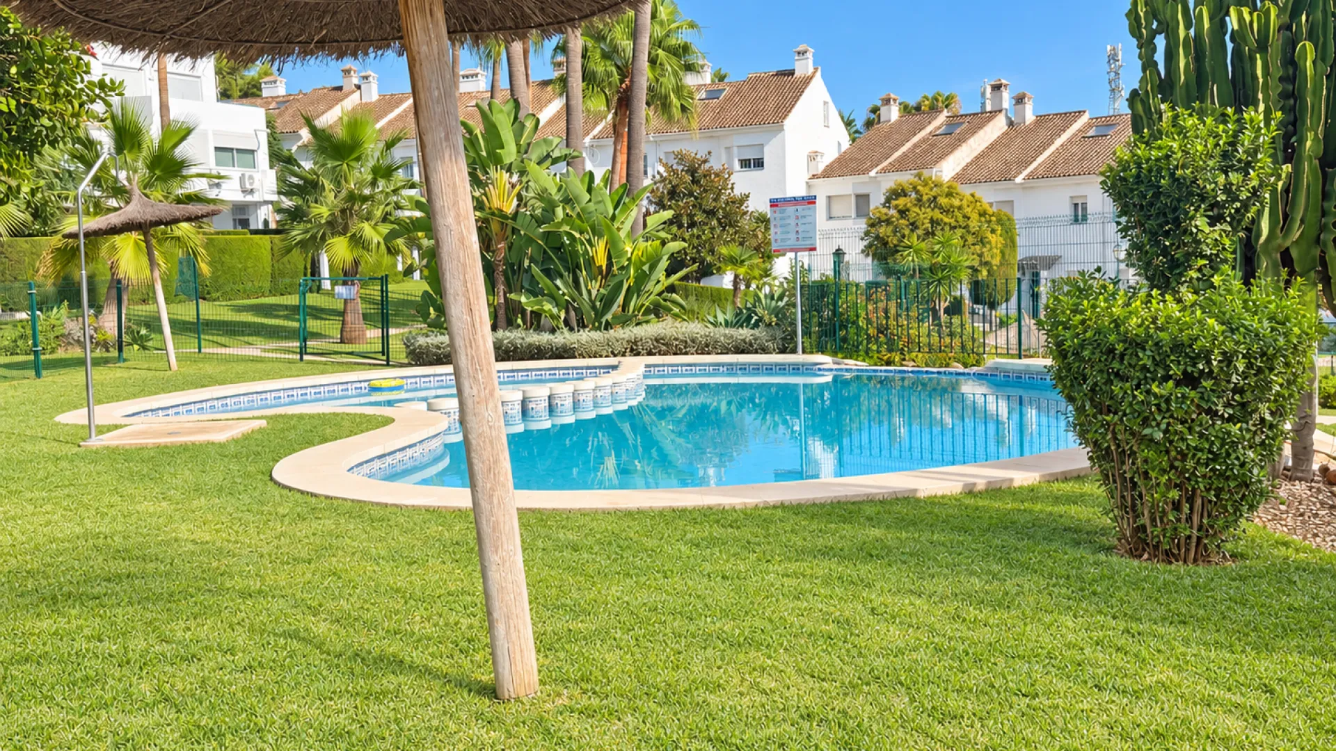 For sale house with 3 bedrooms in Estepona