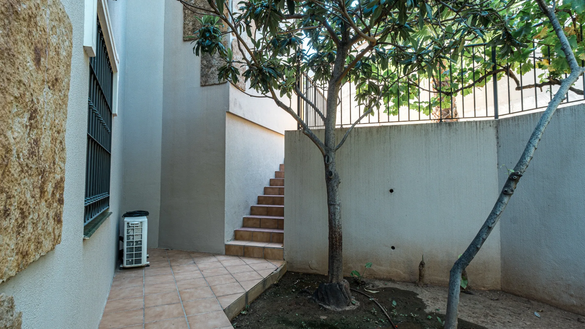 Se vende chalet en Alhaurin de la Torre con 5 dormitorios