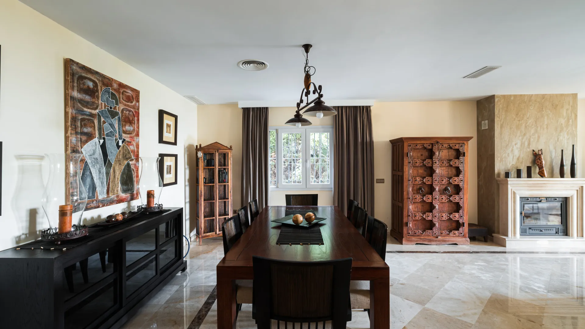 Se vende chalet en Alhaurin de la Torre con 5 dormitorios