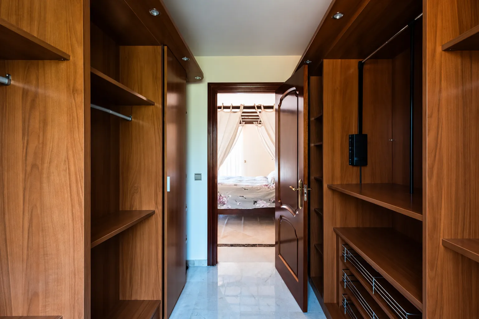 Se vende chalet en Alhaurin de la Torre con 5 dormitorios