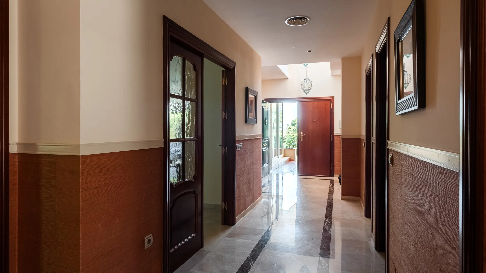 Se vende chalet en Alhaurin de la Torre con 5 dormitorios
