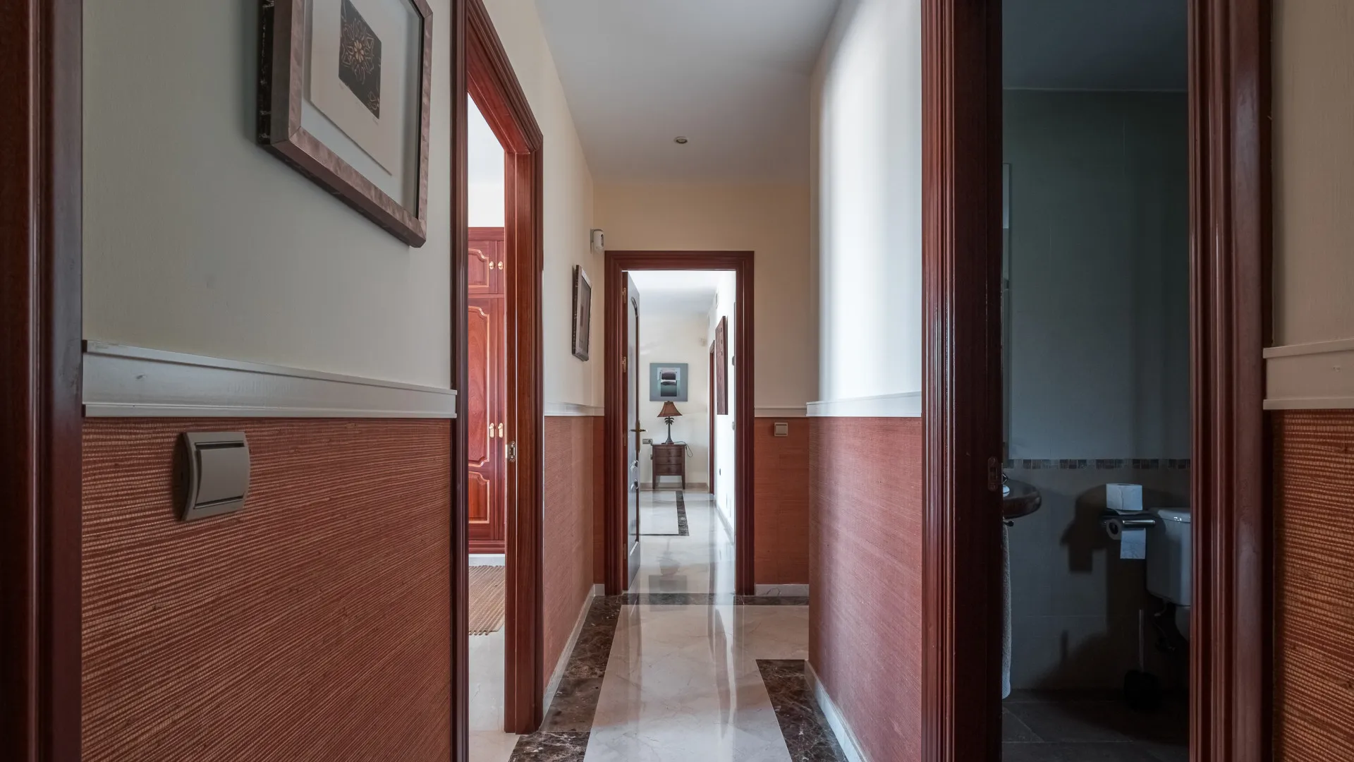 Se vende chalet en Alhaurin de la Torre con 5 dormitorios