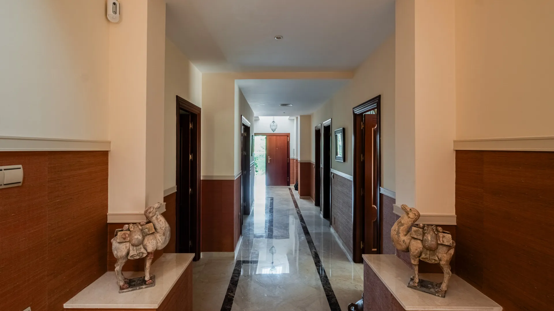 Se vende chalet en Alhaurin de la Torre con 5 dormitorios