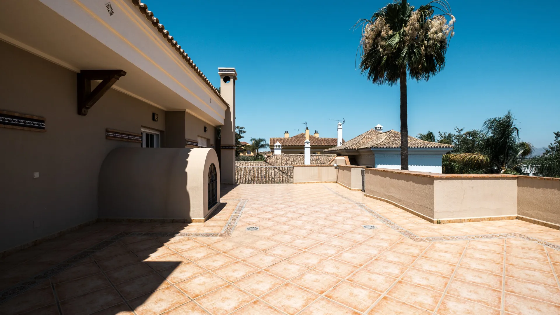 Se vende chalet en Alhaurin de la Torre con 5 dormitorios
