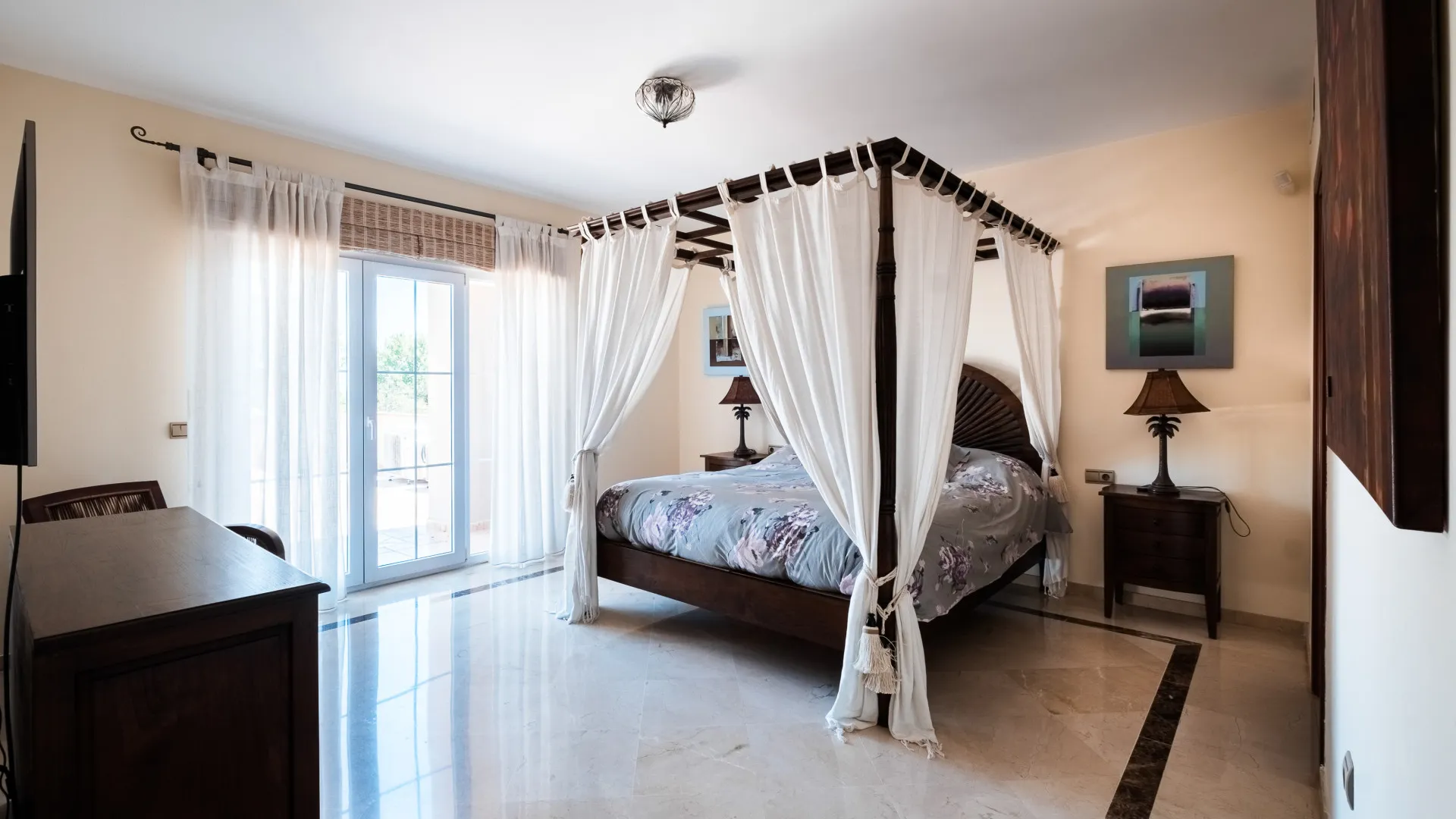 Se vende chalet en Alhaurin de la Torre con 5 dormitorios