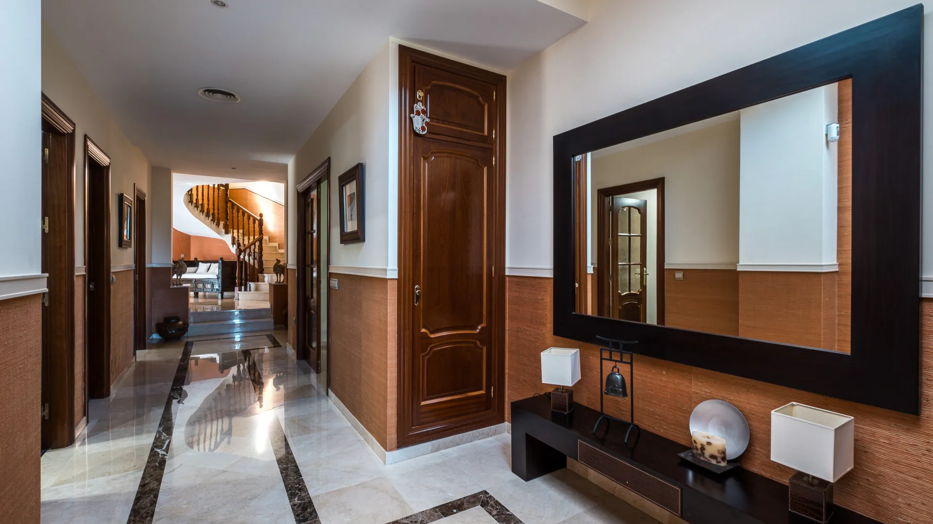 Se vende chalet en Alhaurin de la Torre con 5 dormitorios