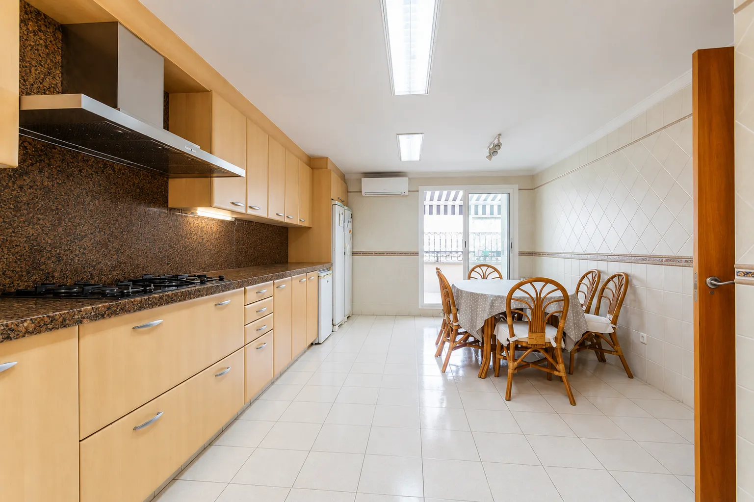 Apartment with 4 bedrooms for sale in Playa Bajadilla - Puertos