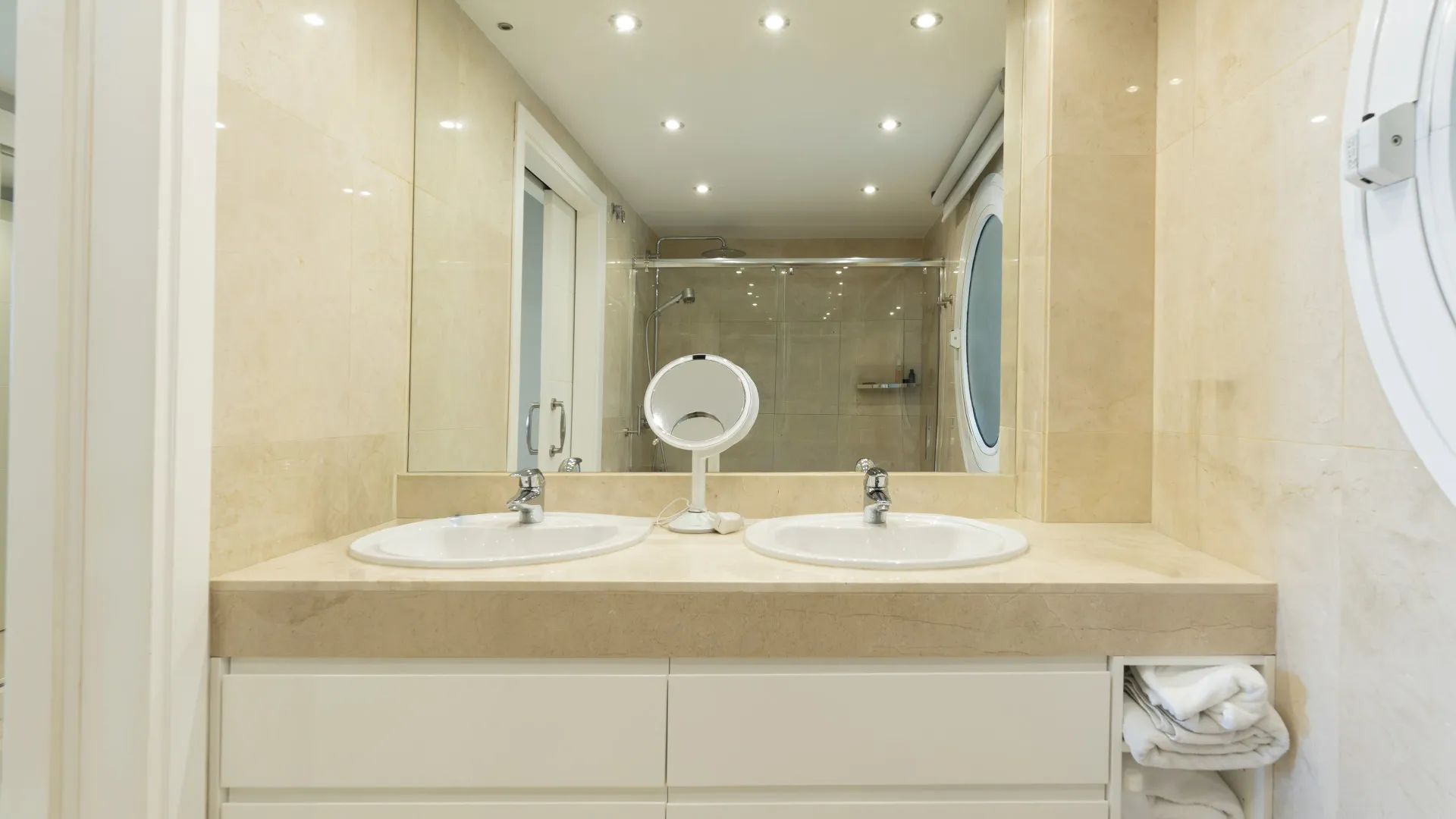 For sale apartment with 4 bedrooms in Los Granados Playa