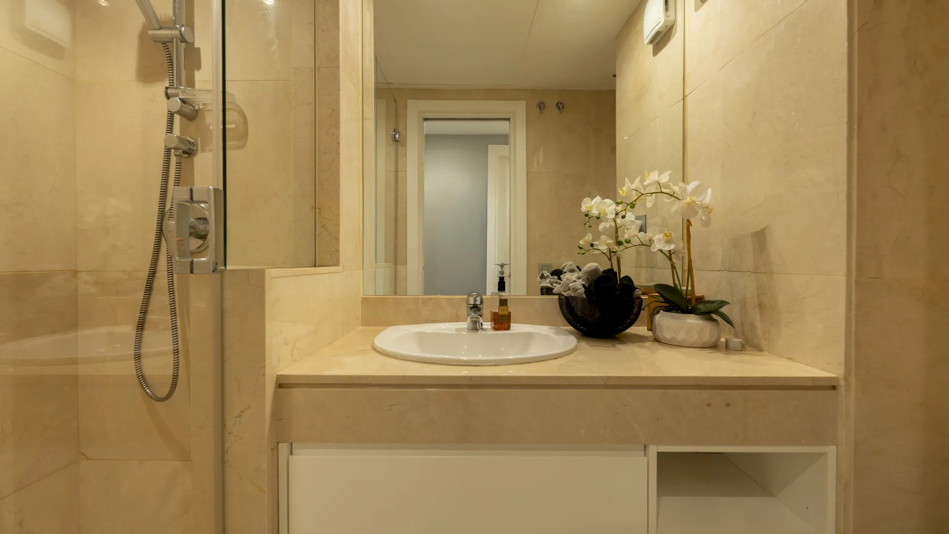 For sale apartment with 4 bedrooms in Los Granados Playa