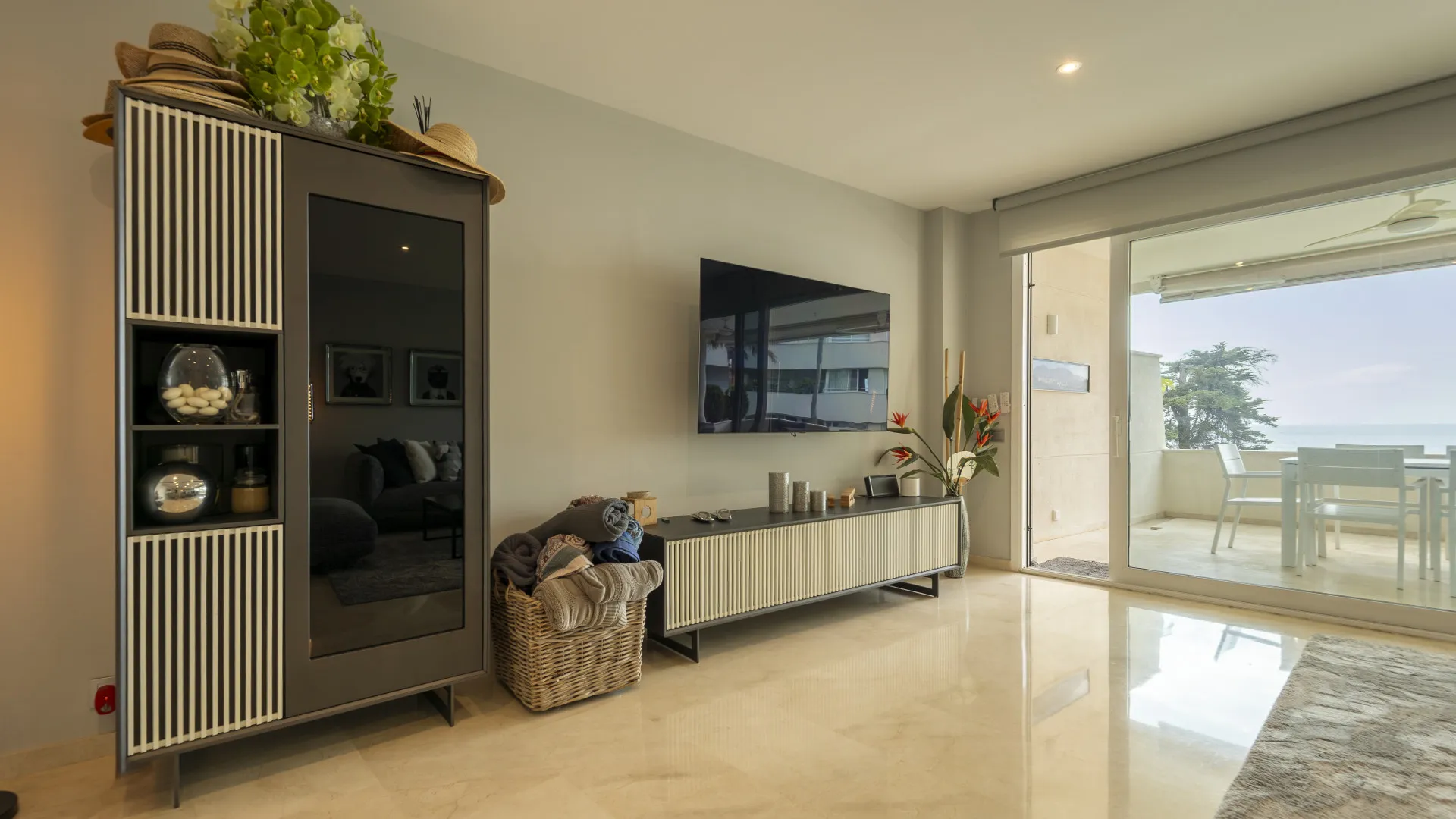 For sale apartment with 4 bedrooms in Los Granados Playa