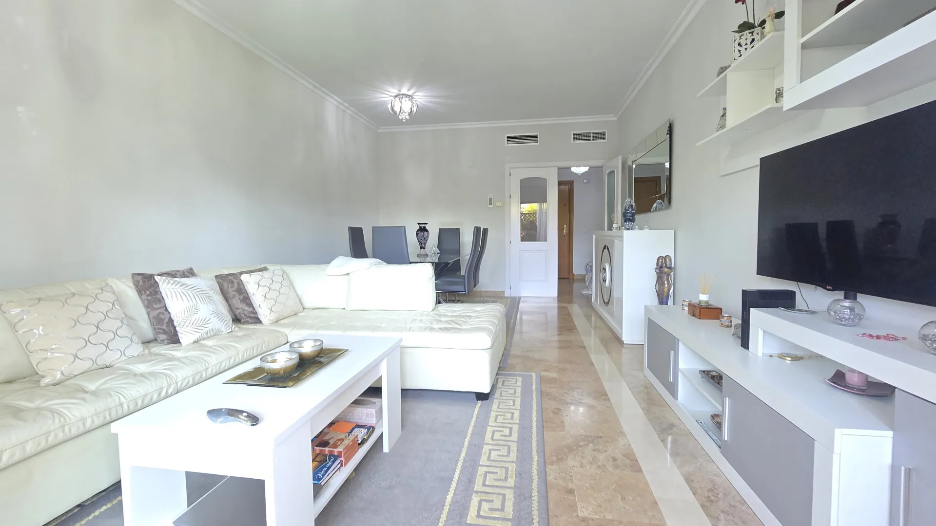 For sale ground floor apartment in San Pedro Playa