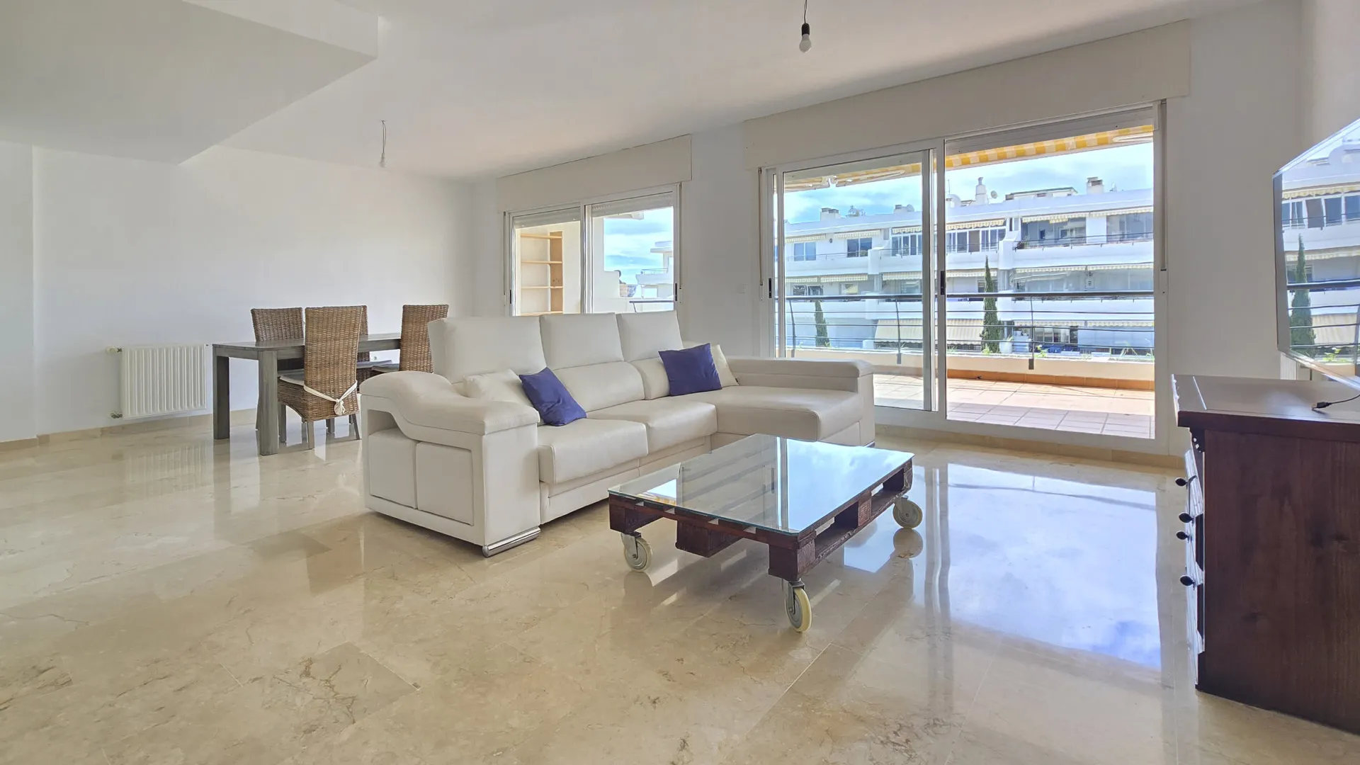 Buy Guadalmina Alta duplex penthouse with 3 bedrooms