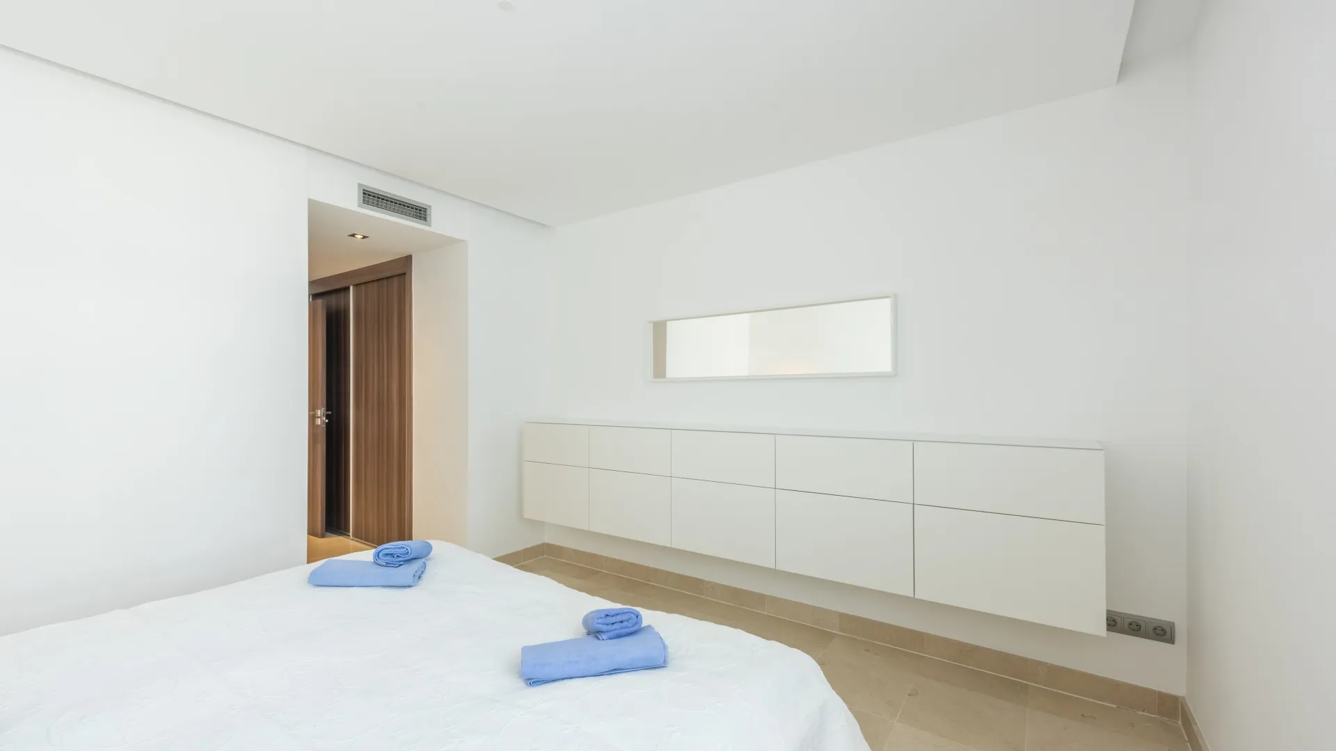 Buy apartment in San Pedro Playa with 3 bedrooms