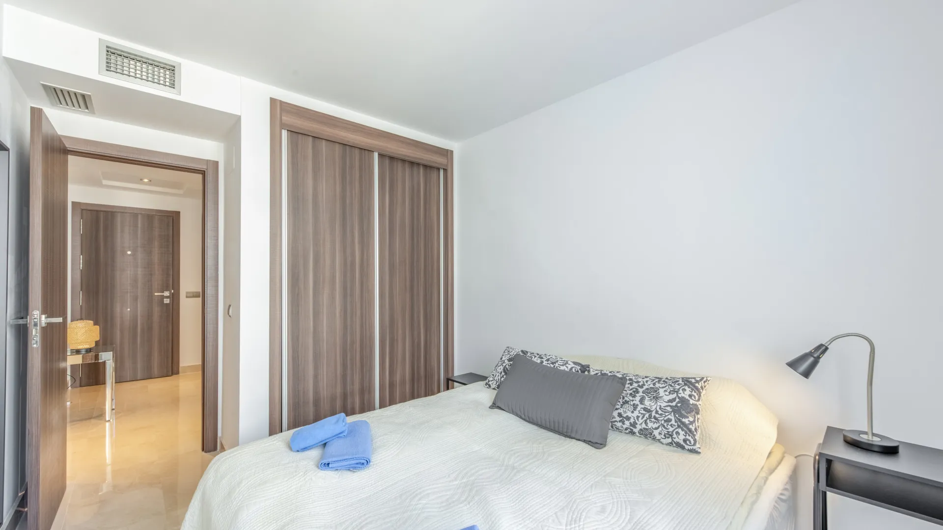 Buy apartment in San Pedro Playa with 3 bedrooms