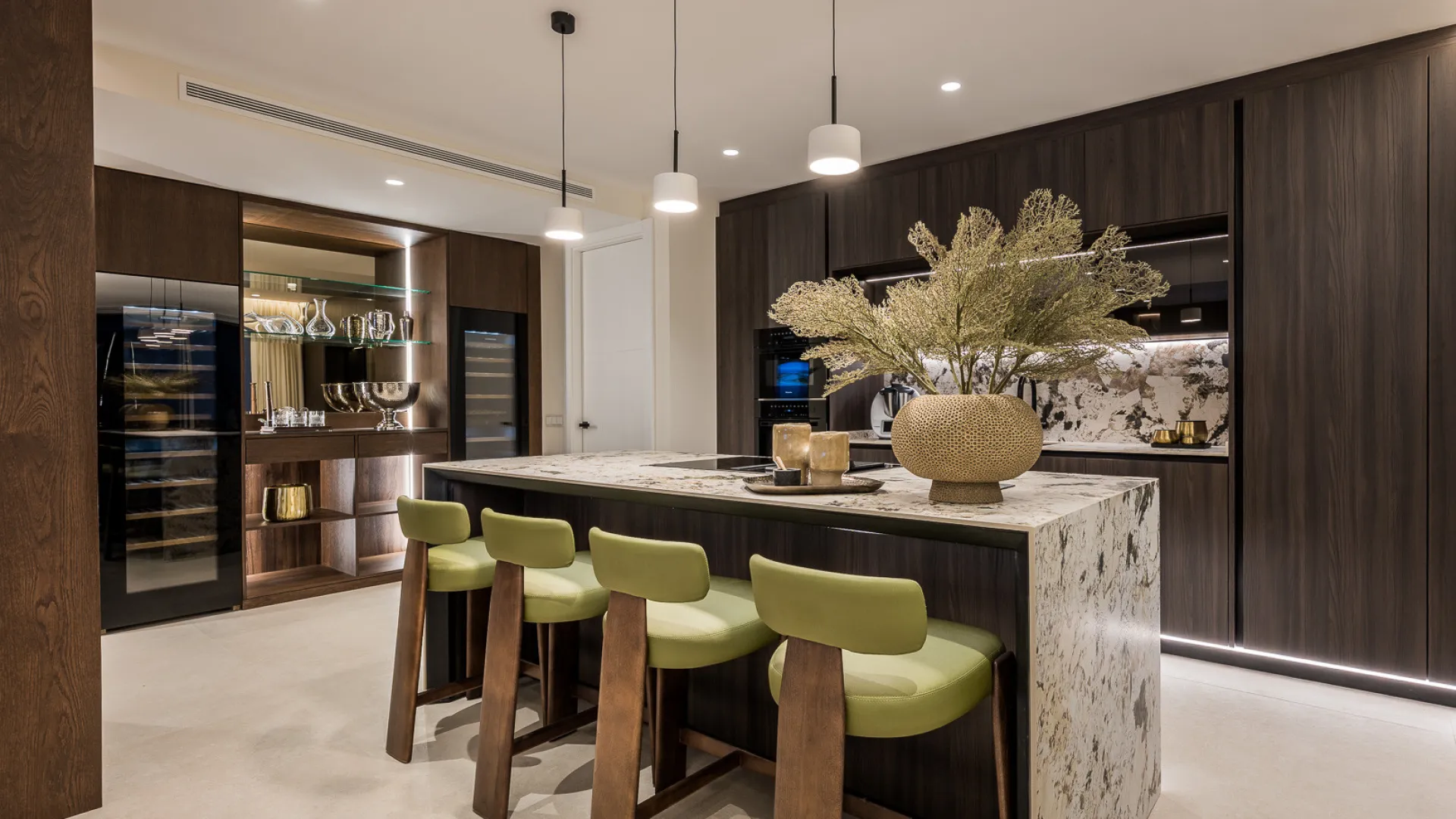 Comprar apartamento con 3 dormitorios en Los Monteros Palm Beach
