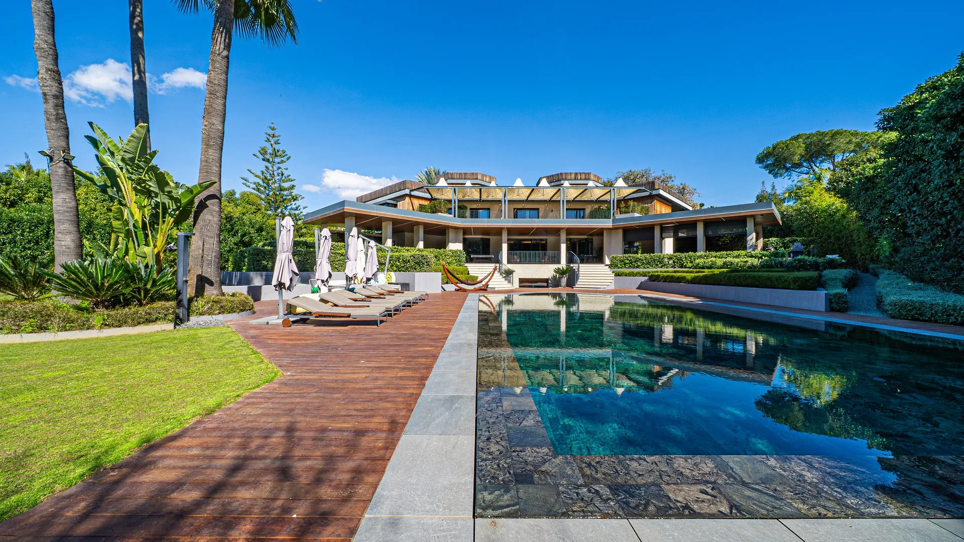 For sale villa in Guadalmina Baja