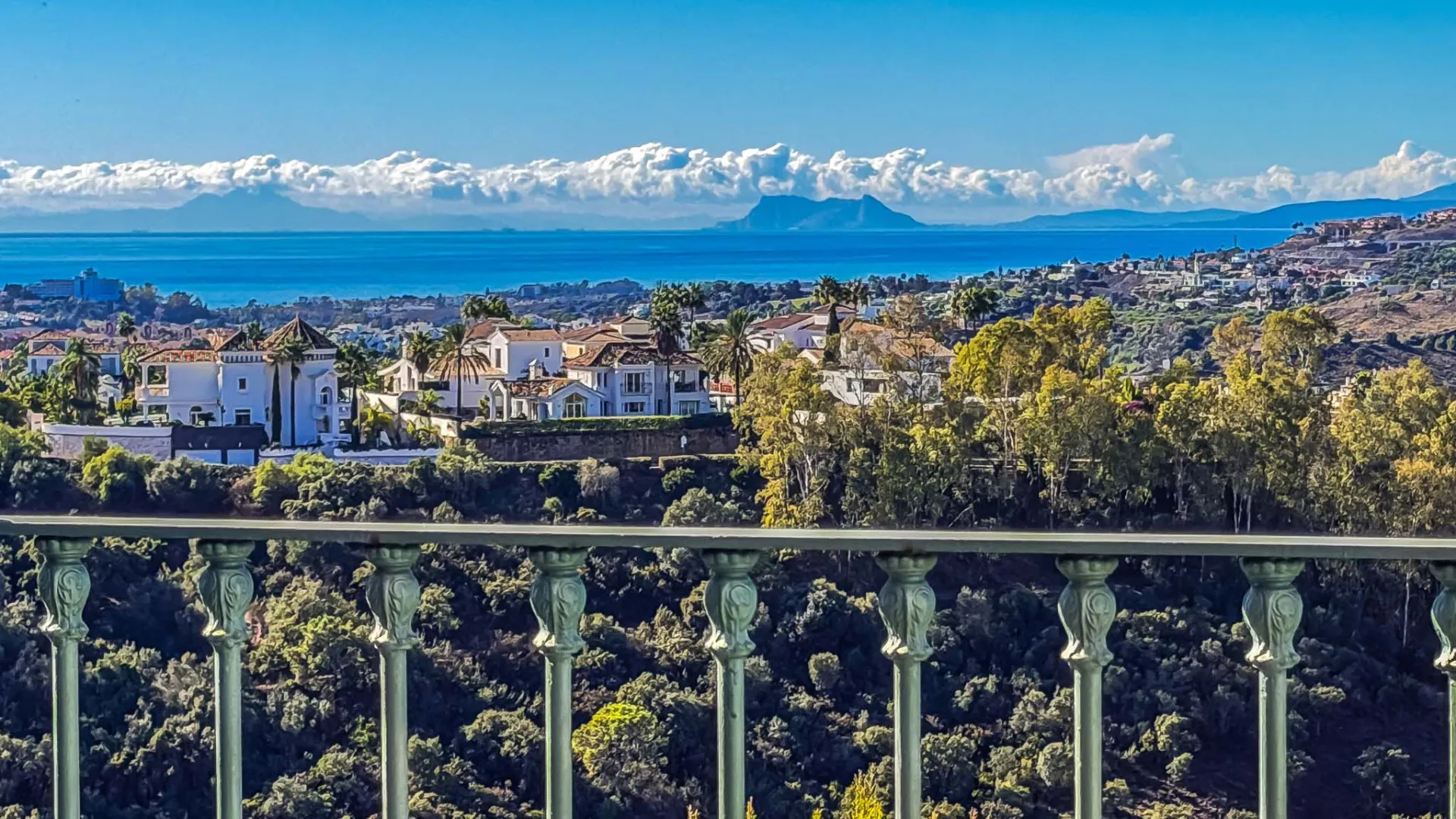 2 bedrooms Monte Halcones penthouse for sale