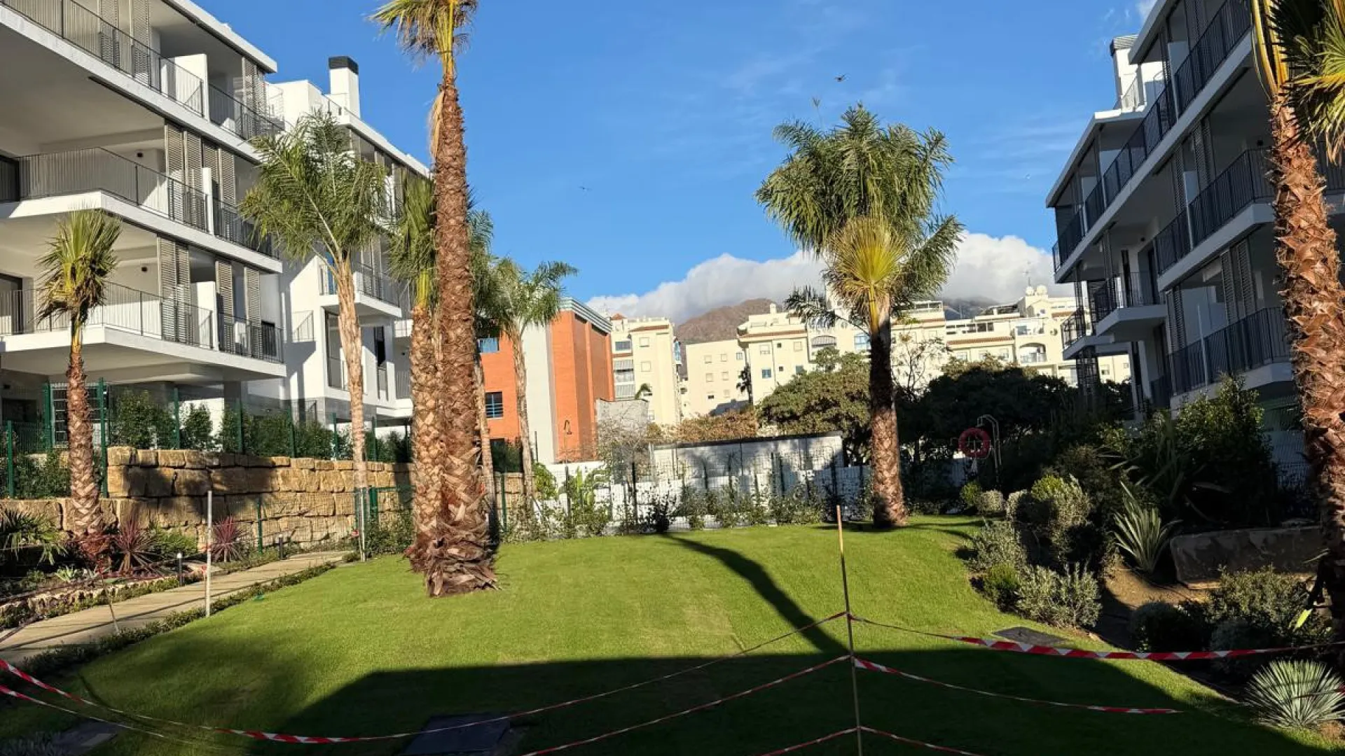 Comprar apartamento en Estepona Centro con 2 dormitorios