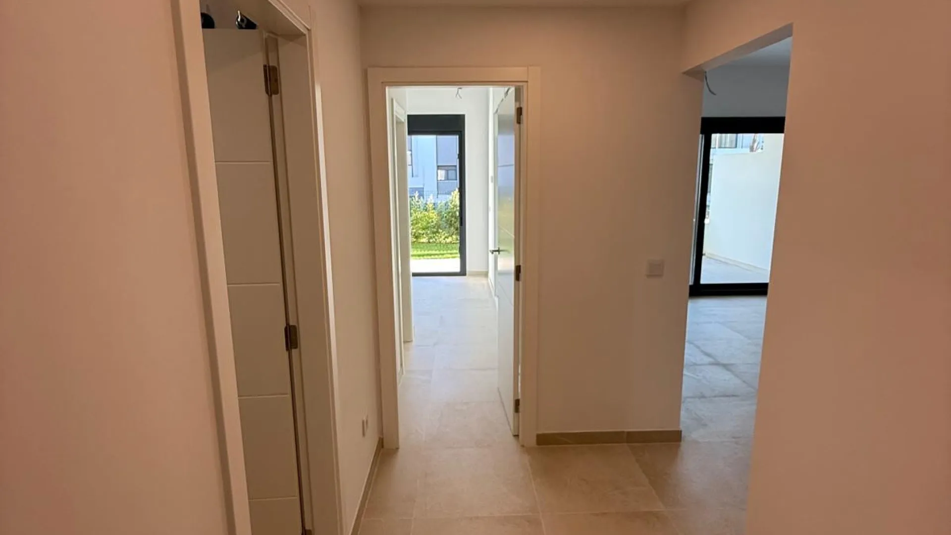 Comprar apartamento en Estepona Centro con 2 dormitorios