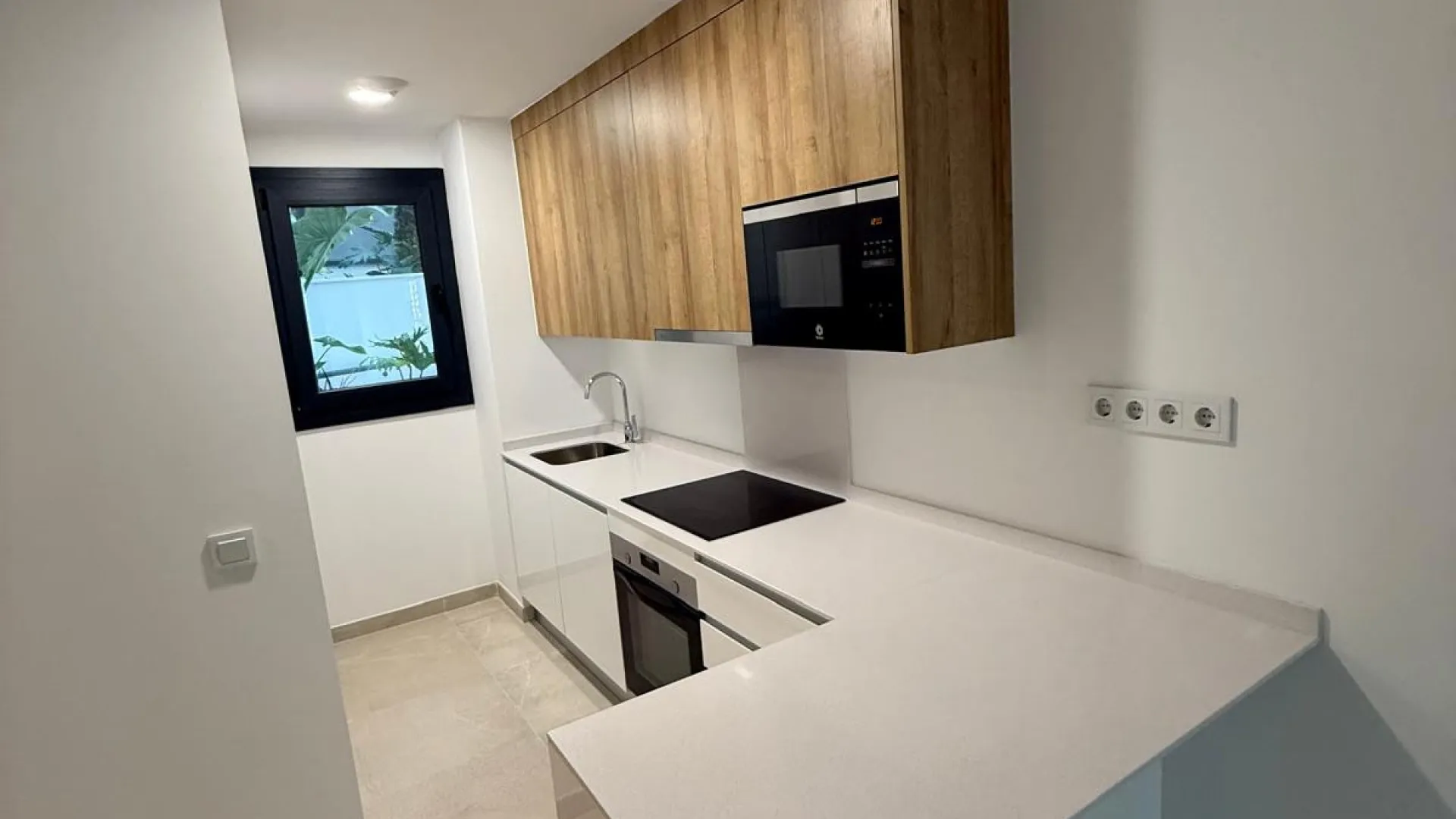 Comprar apartamento en Estepona Centro con 2 dormitorios