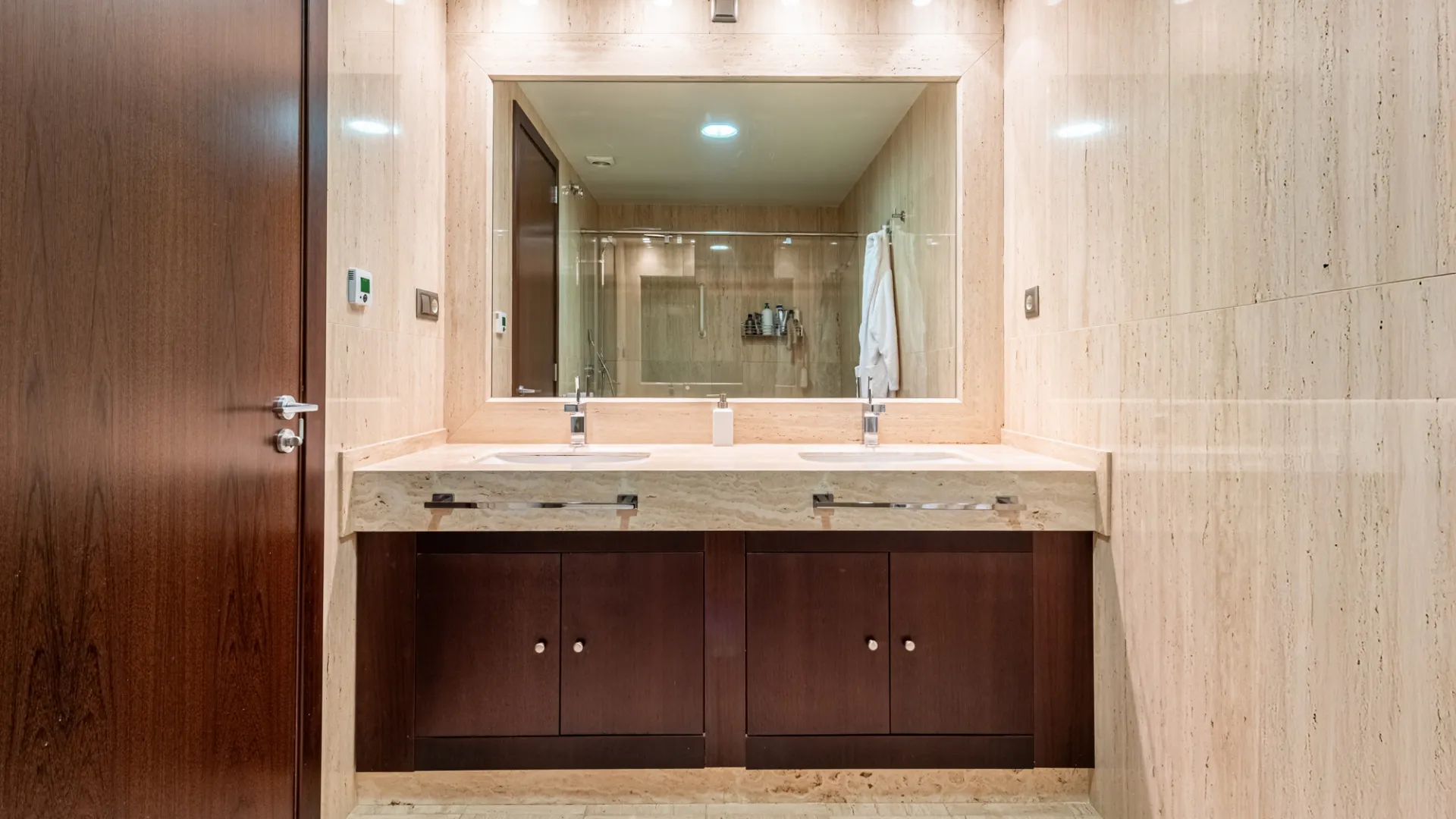 For sale apartment in Medina de Banús