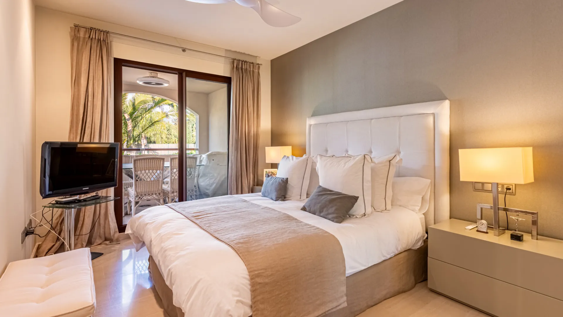 For sale apartment in Medina de Banús