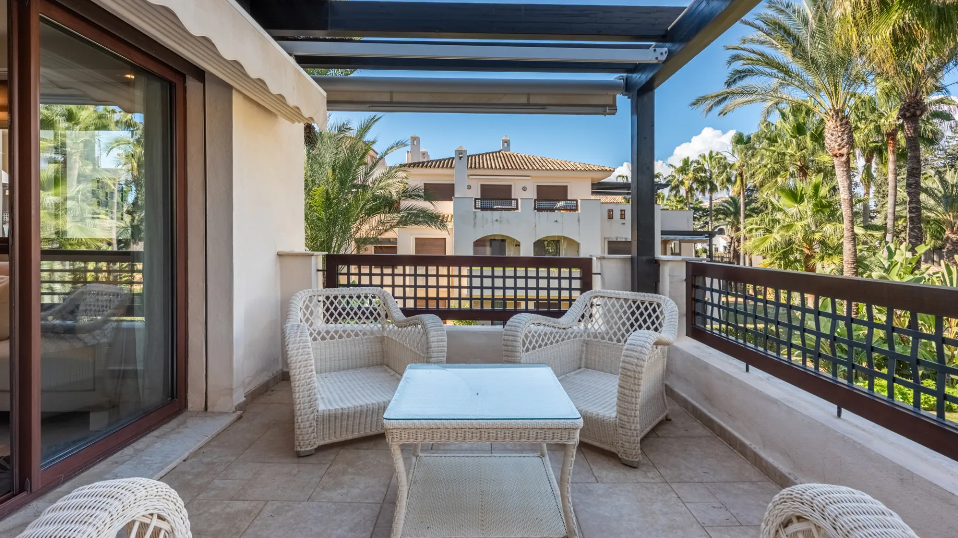 For sale apartment in Medina de Banús