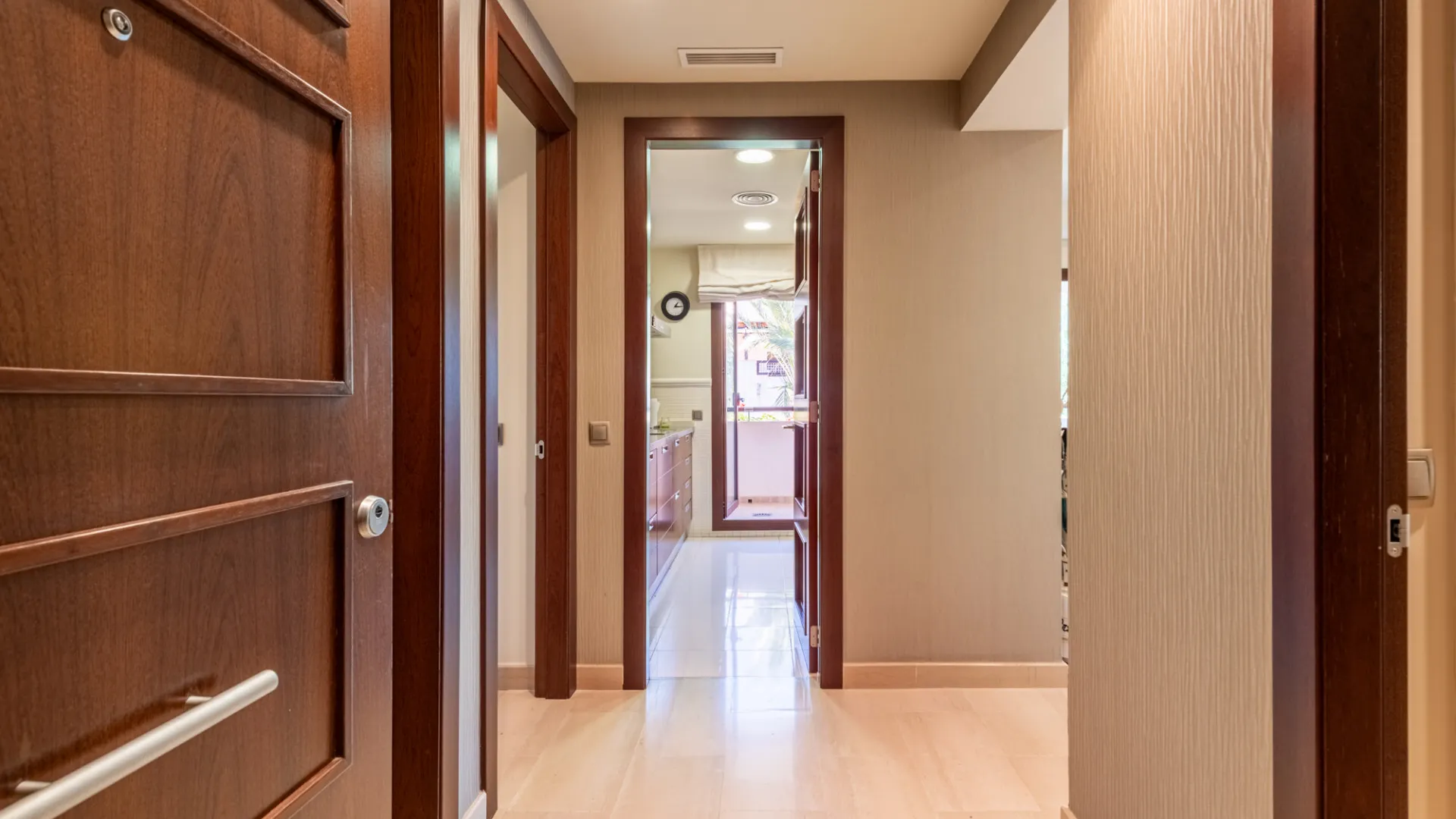 For sale apartment in Medina de Banús
