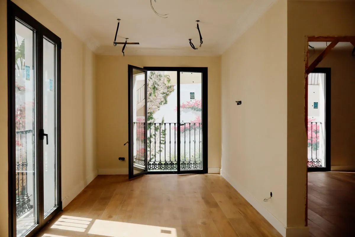 Hotel for sale in Estepona Centre with 9 bedrooms
