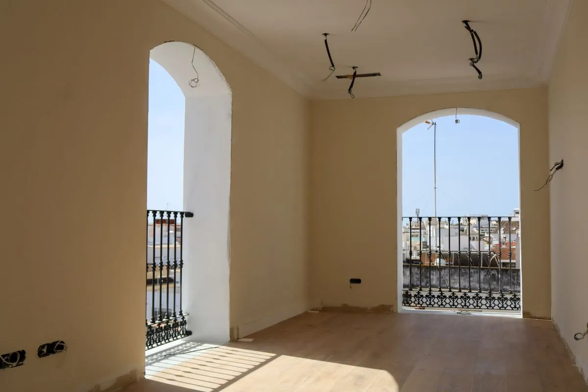Hotel for sale in Estepona Centre with 9 bedrooms