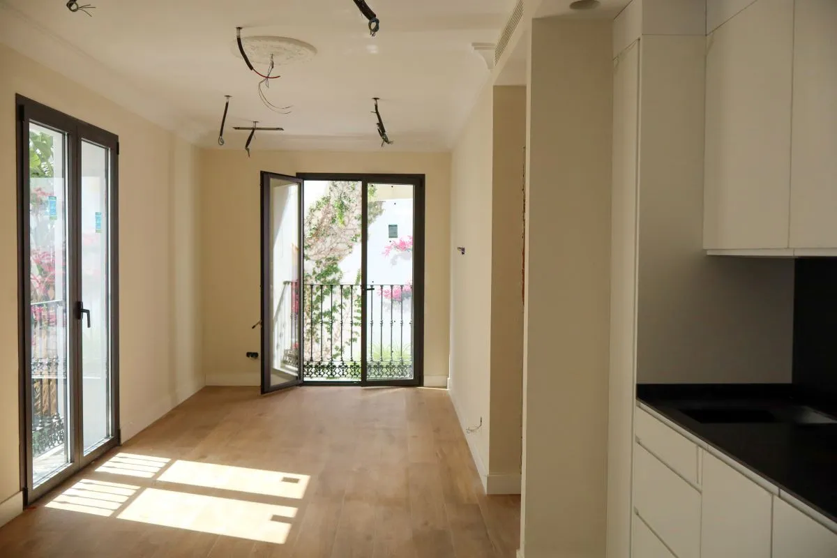Hotel for sale in Estepona Centre with 9 bedrooms